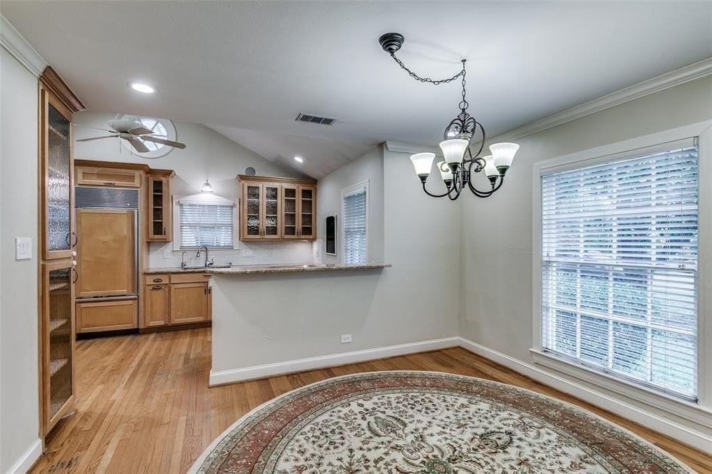 2901 Amherst Ave - Photo 4 of 15