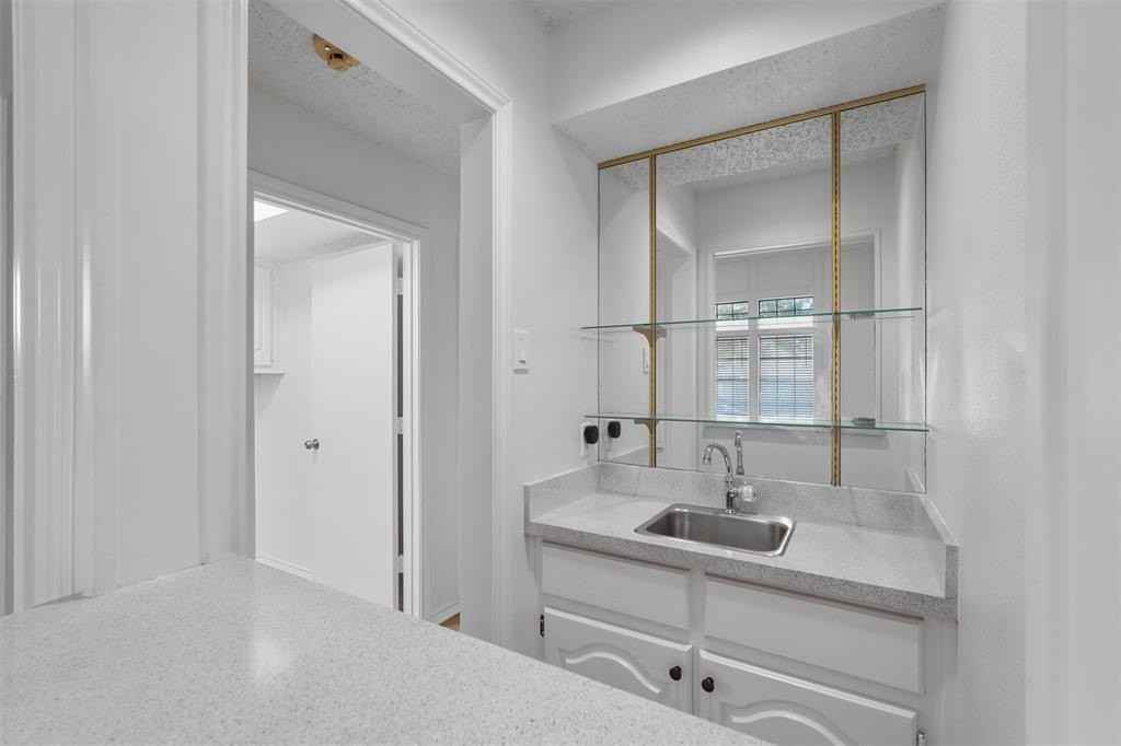 4033 Saint Christopher Ln - Photo 4 of 22