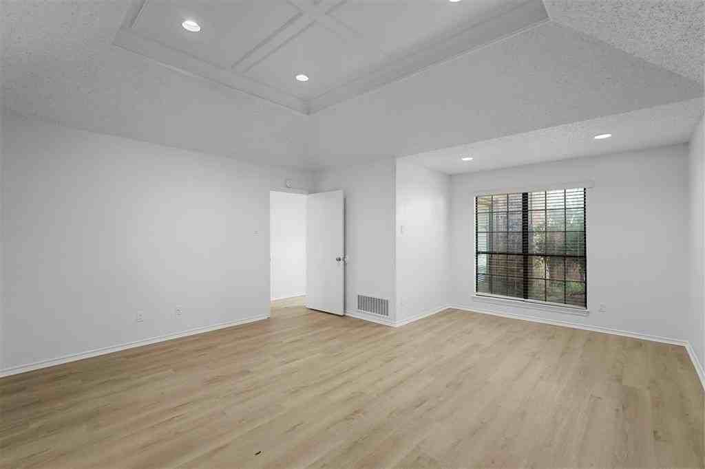 4033 Saint Christopher Ln - Photo 5 of 22