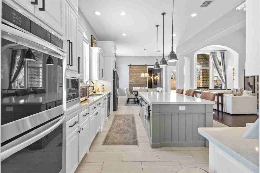 14225 Sowell Dr - Photo 5 of 40