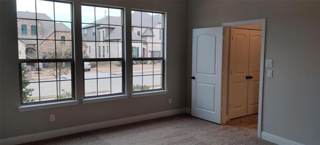 1574 Trowbridge Cir - Photo 4 of 31