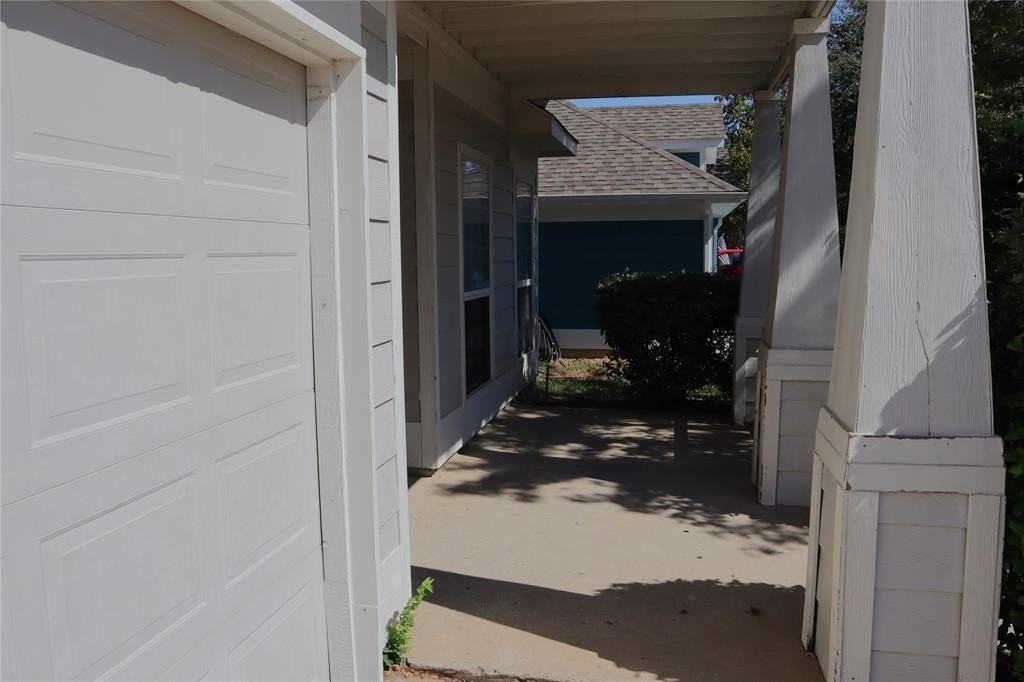 9724 Old Field Dr - Photo 2 of 18