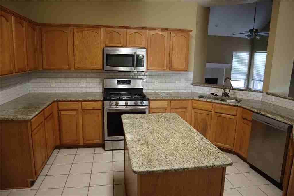 9724 Old Field Dr - Photo 6 of 18