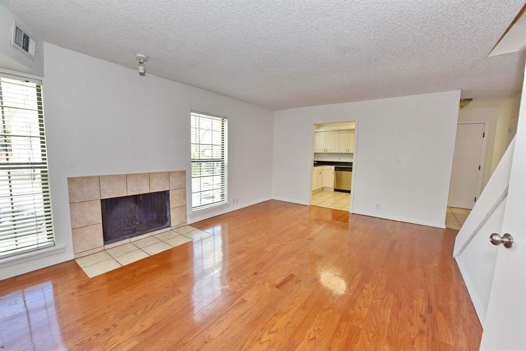 4033 Gilbert Ave #210 - Photo 6 of 37