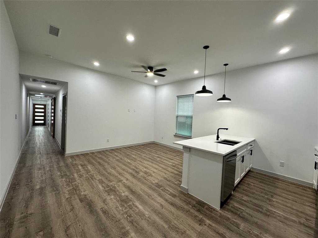 2107 Church St #A - Photo 3 of 12