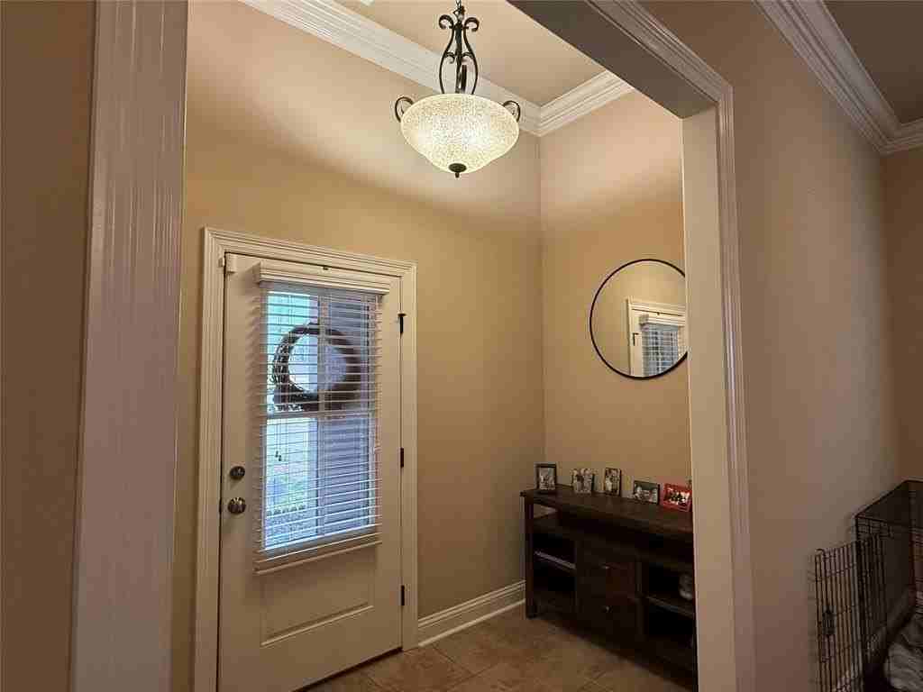 525 Riverrun Cir - Photo 3 of 34
