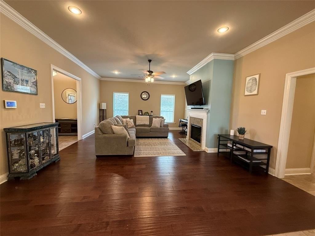 525 Riverrun Cir - Photo 5 of 34