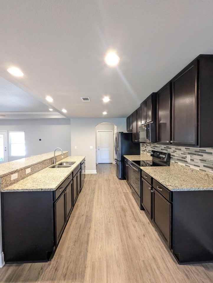 1827 Sundown Dr - Photo 6 of 27
