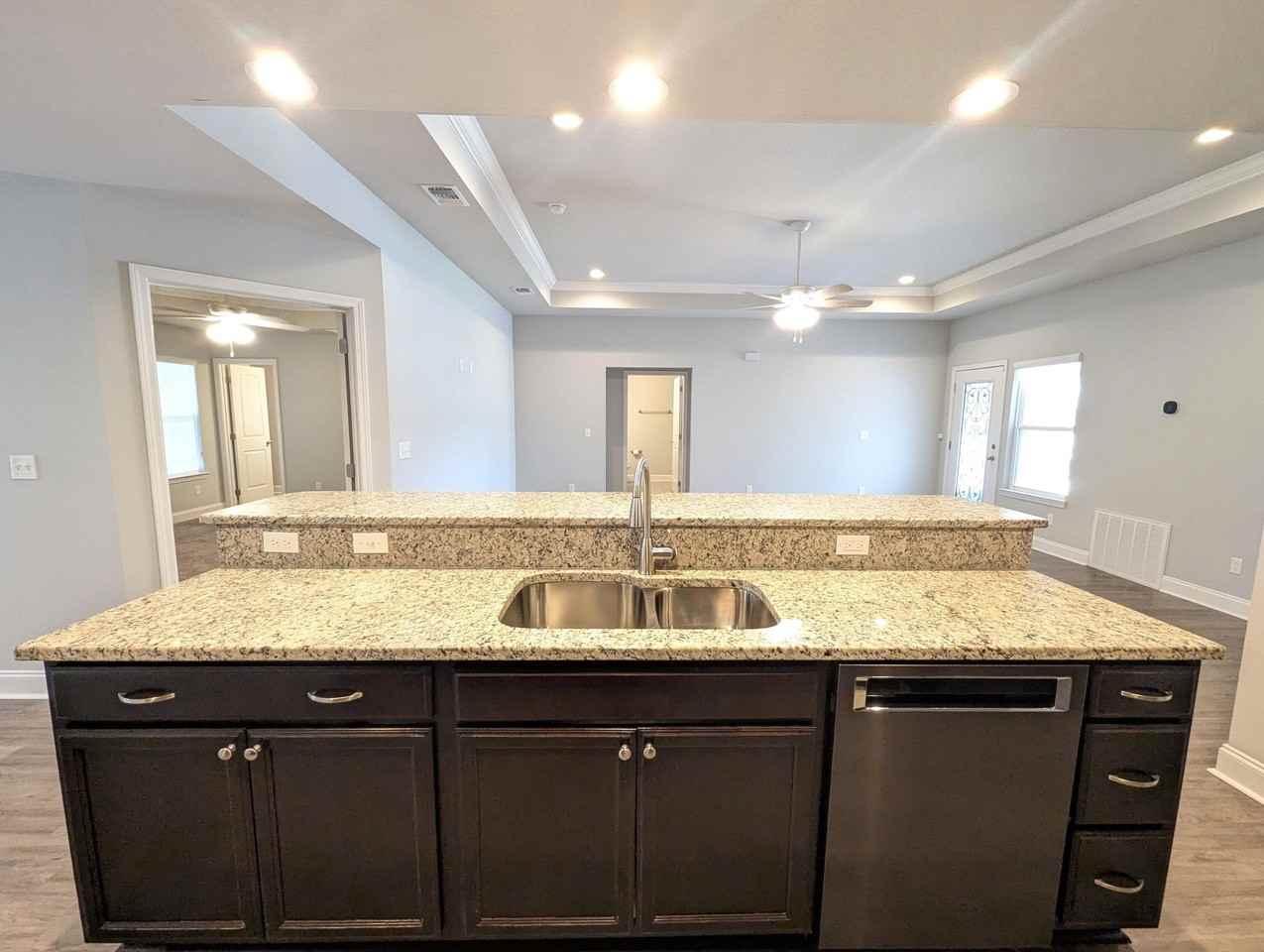 1827 Sundown Dr - Photo 7 of 27