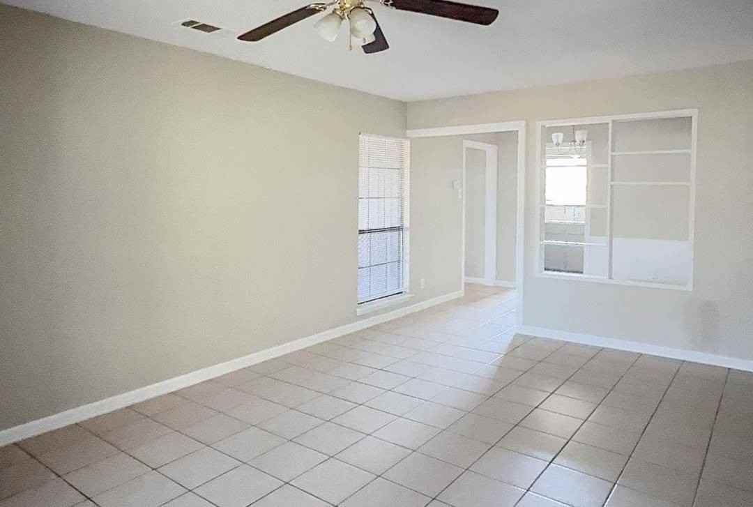 909 Wells St - Photo 4 of 14