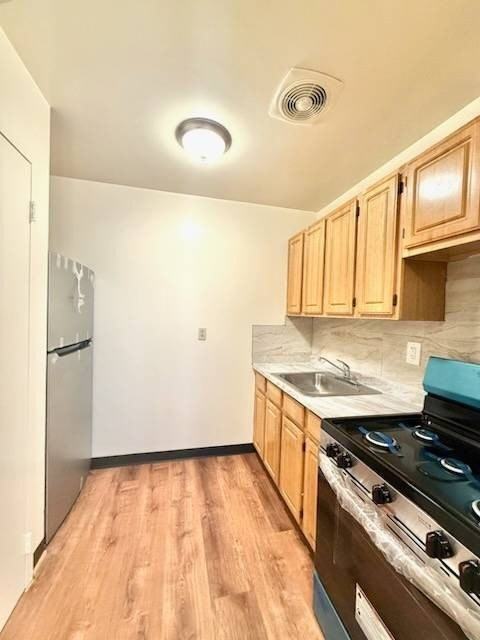 87 Macdougal St #2 - Photo 4 of 7