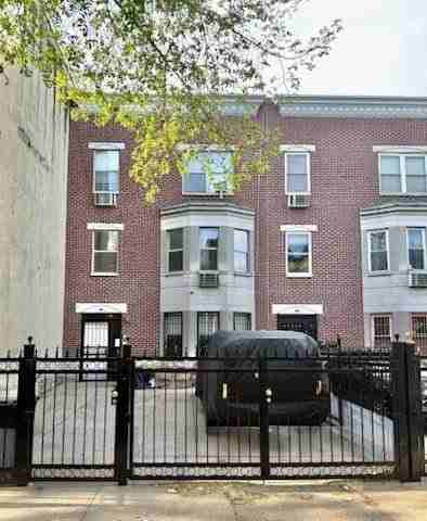 87 Macdougal St #2 - Photo 6 of 7