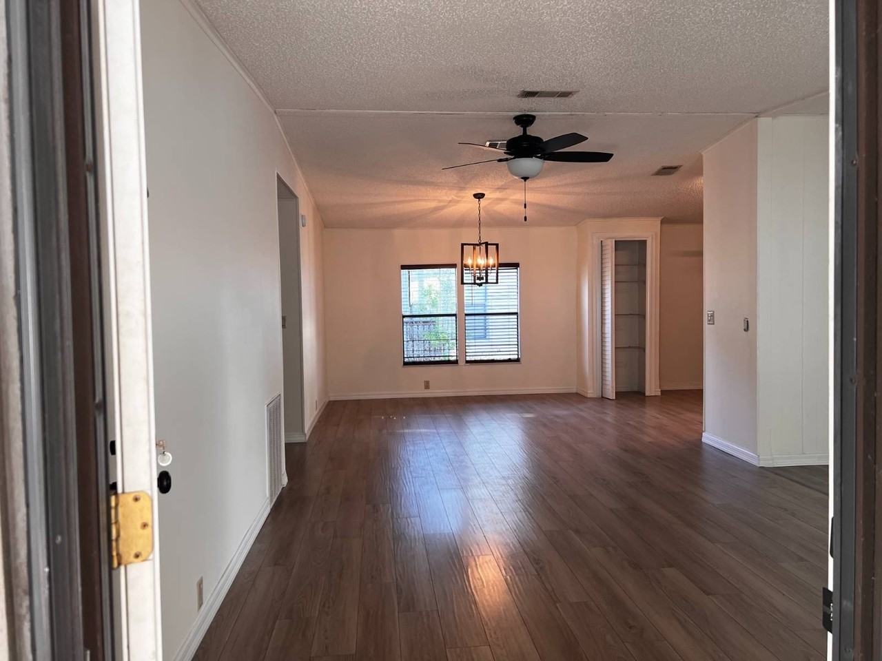 407 Whisper Oaks Dr #407 - Photo 6 of 50