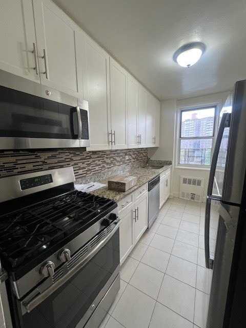3615 Oxford Ave #7E - Photo 2 of 7