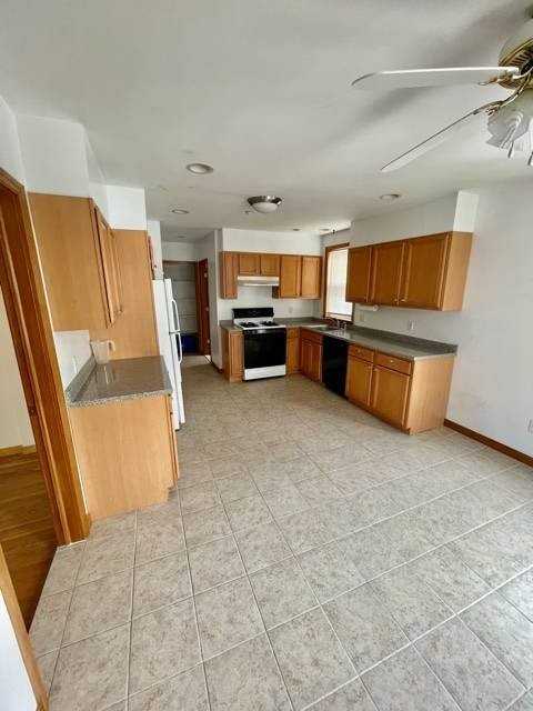 47 Lawrence Ave #2A - Photo 7 of 10