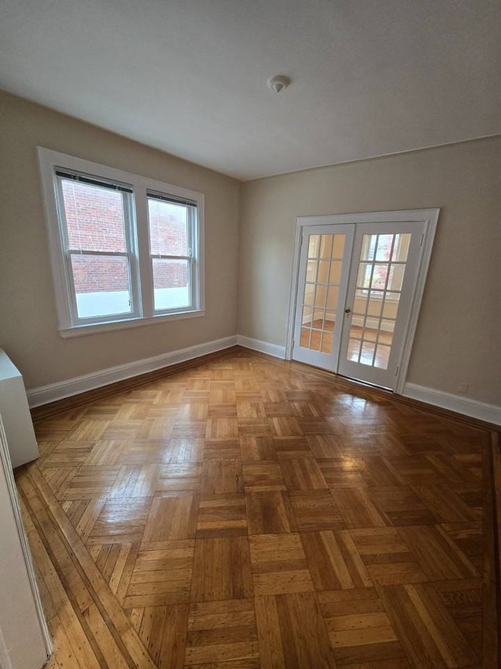 5120 47th St - Photo 2 of 9
