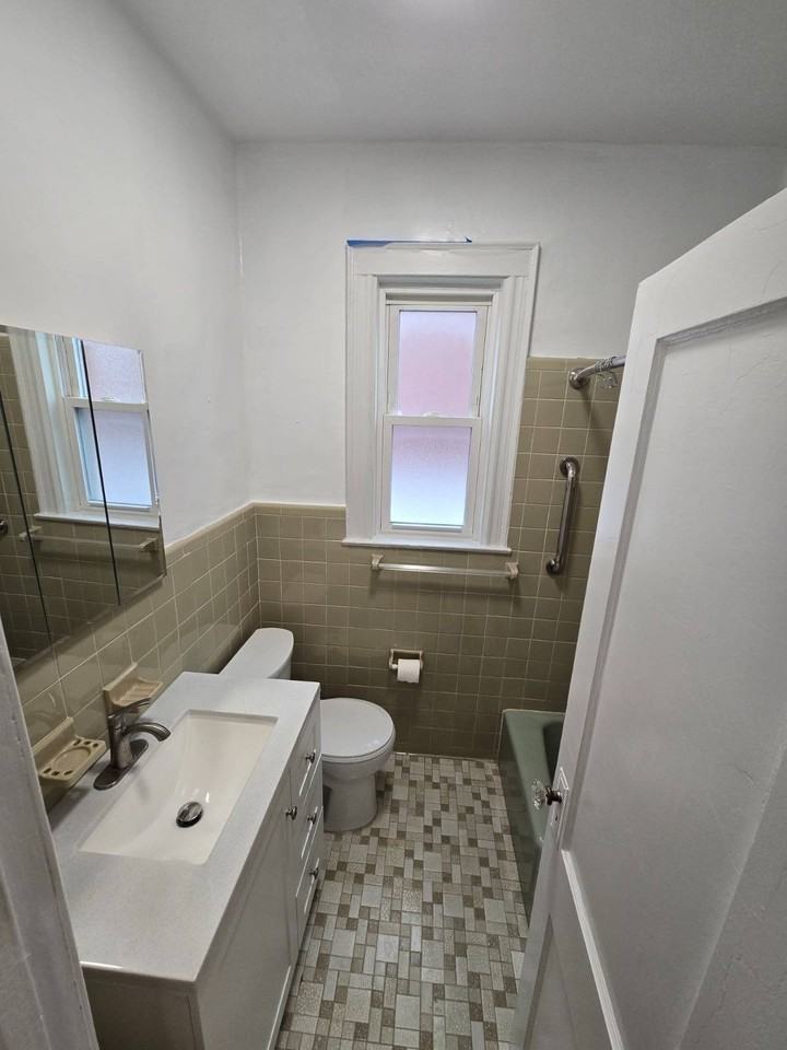 5120 47th St - Photo 5 of 9