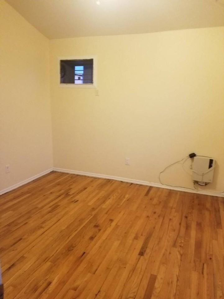 12010 15th Ave - Photo 3 of 8