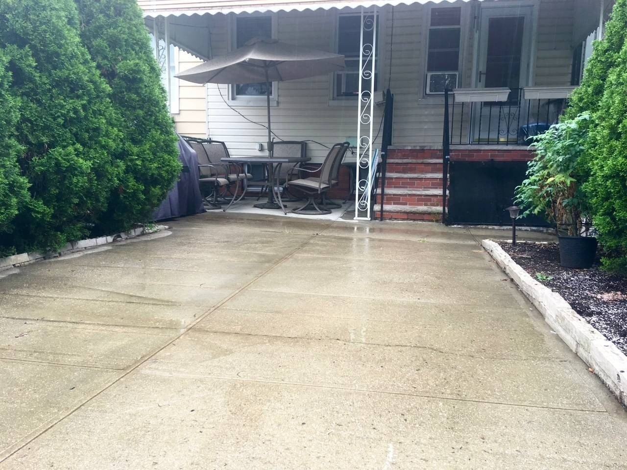 6418 Metropolitan Ave - Photo 2 of 8