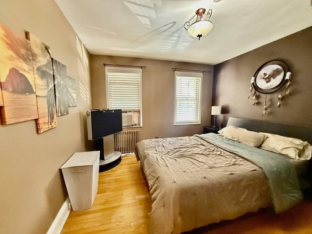 6418 Metropolitan Ave - Photo 3 of 8