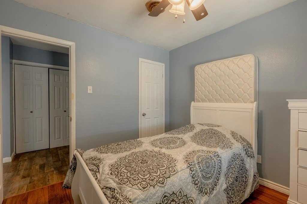 4424 Conley Ave - Photo 6 of 16
