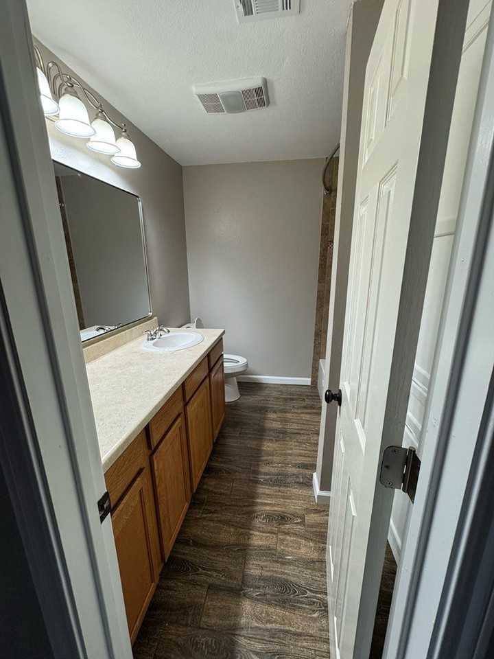 1318 Harless Ave - Photo 6 of 13