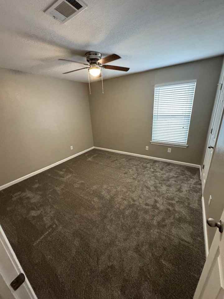 1322 Harless Ave #1 - Photo 4 of 11