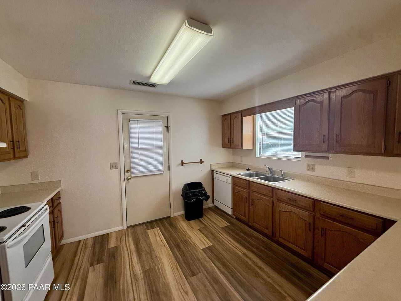 350 Rim Rock Cir #2 - Photo 7 of 14