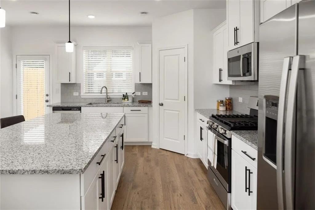 728 Sayers Ct - Photo 2 of 24