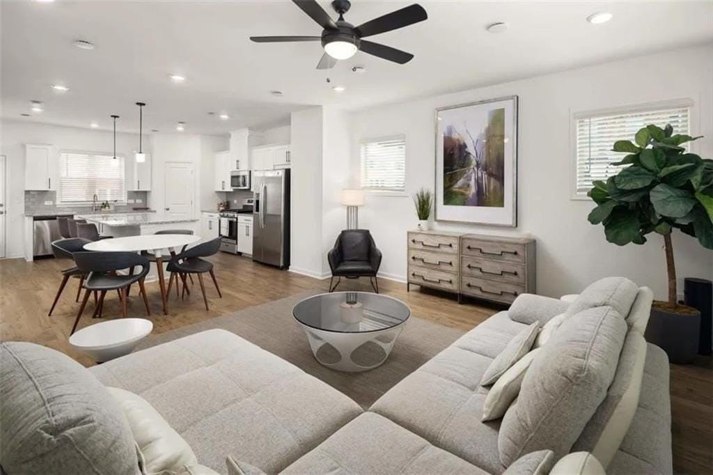 728 Sayers Ct - Photo 6 of 24