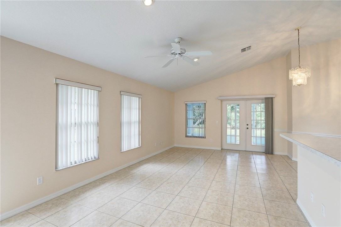 11187 Airport Dr - Photo 4 of 36