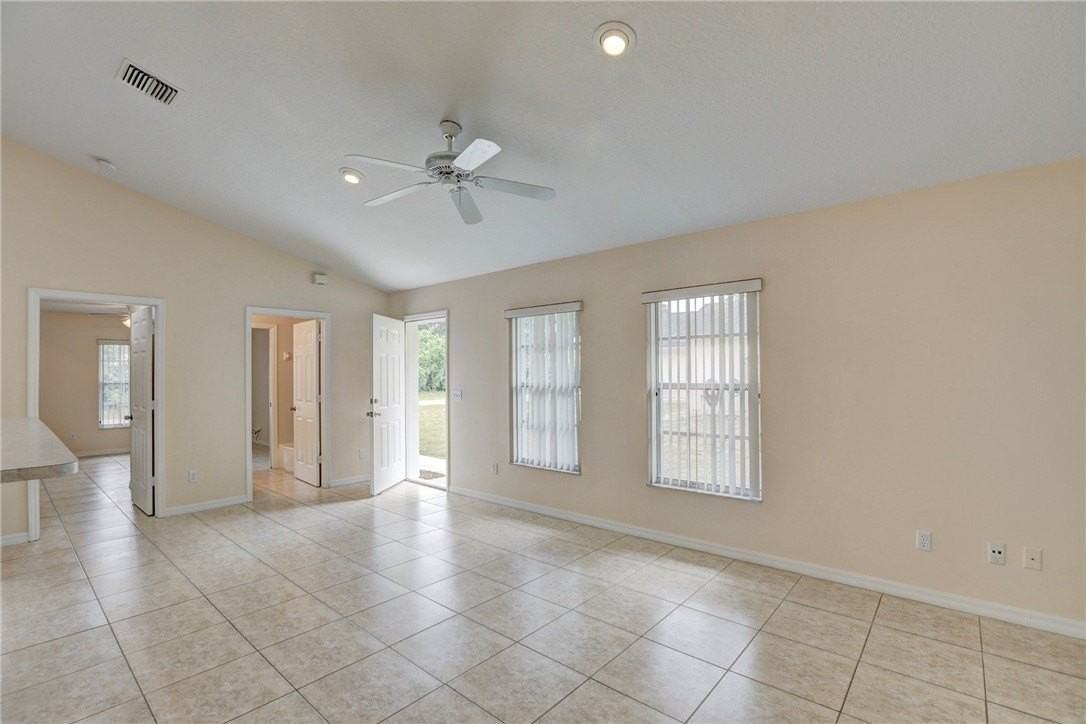 11187 Airport Dr - Photo 5 of 36