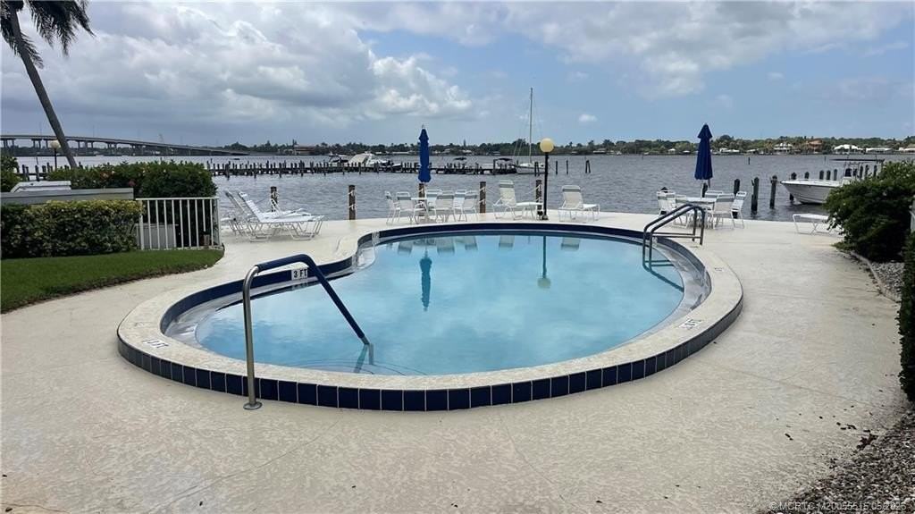 1858 Sw Palm City Rd #203 - Photo 5 of 21