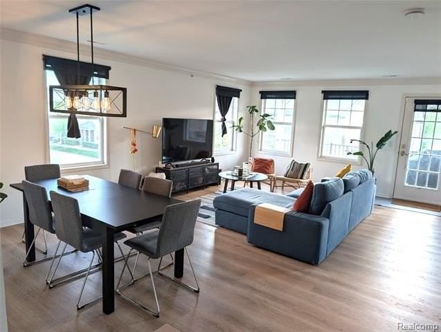 192 Raleigh Ave - Photo 4 of 17