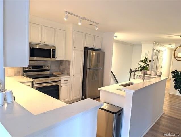192 Raleigh Ave - Photo 5 of 17