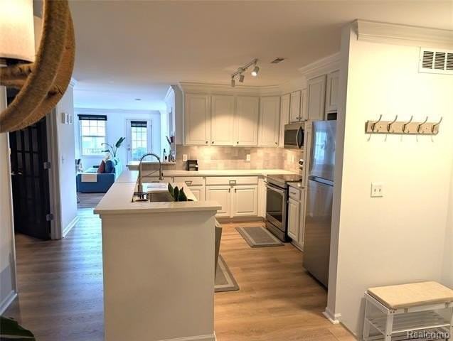 192 Raleigh Ave - Photo 7 of 17