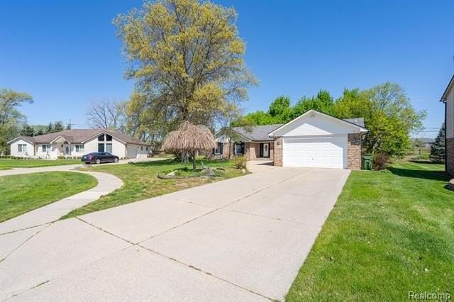 11681 Bannister Ct - Photo 2 of 37