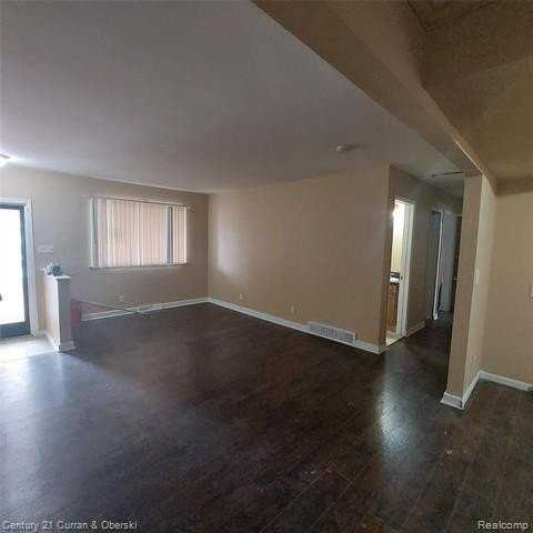 3715 Poplar Ave - Photo 4 of 10