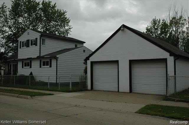 8145 Lozier Ave - Photo 3 of 9