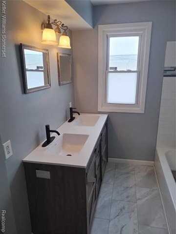 8145 Lozier Ave - Photo 5 of 9