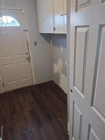 8145 Lozier Ave - Photo 7 of 9