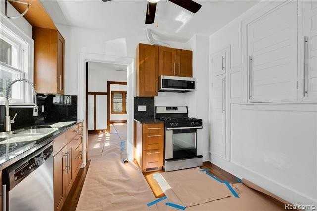 522 N Washington Ave - Photo 7 of 20
