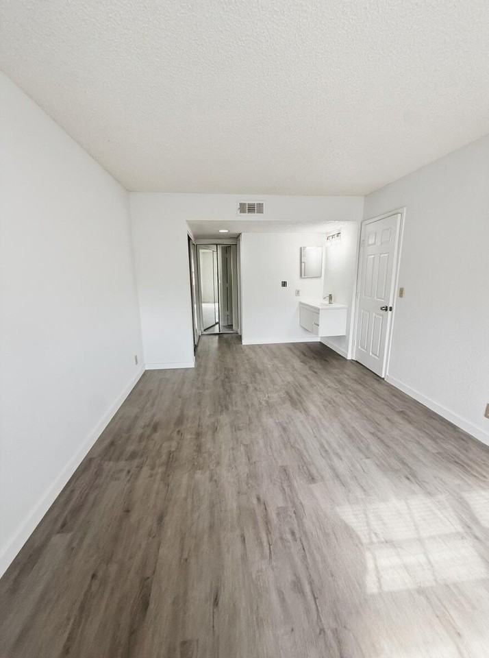 1516 Se Royal Green Cir #202 - Photo 5 of 13