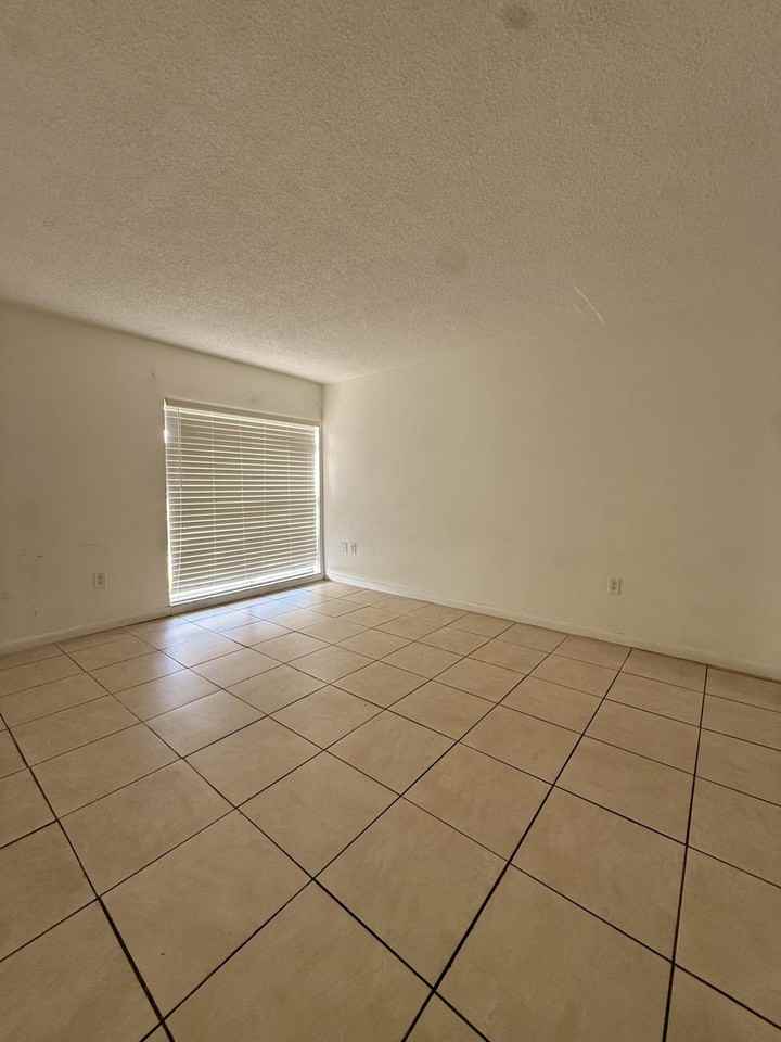 8775 Park Blvd #412 - Photo 4 of 9