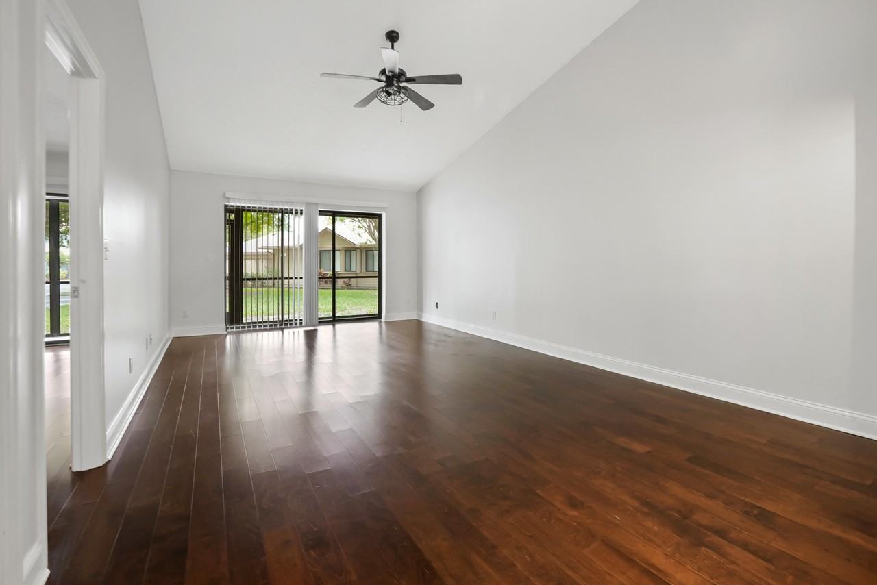 6215 Se Georgetown Pl - Photo 4 of 27