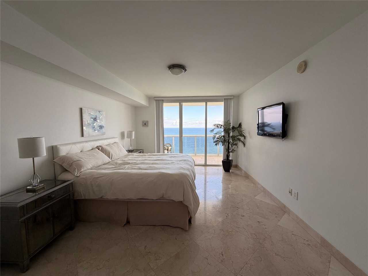 1850 S Ocean Dr #4202 - Photo 7 of 27