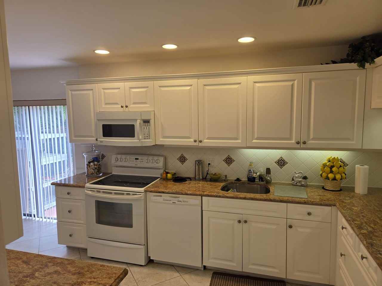 61 Eastgate Dr #A - Photo 3 of 14