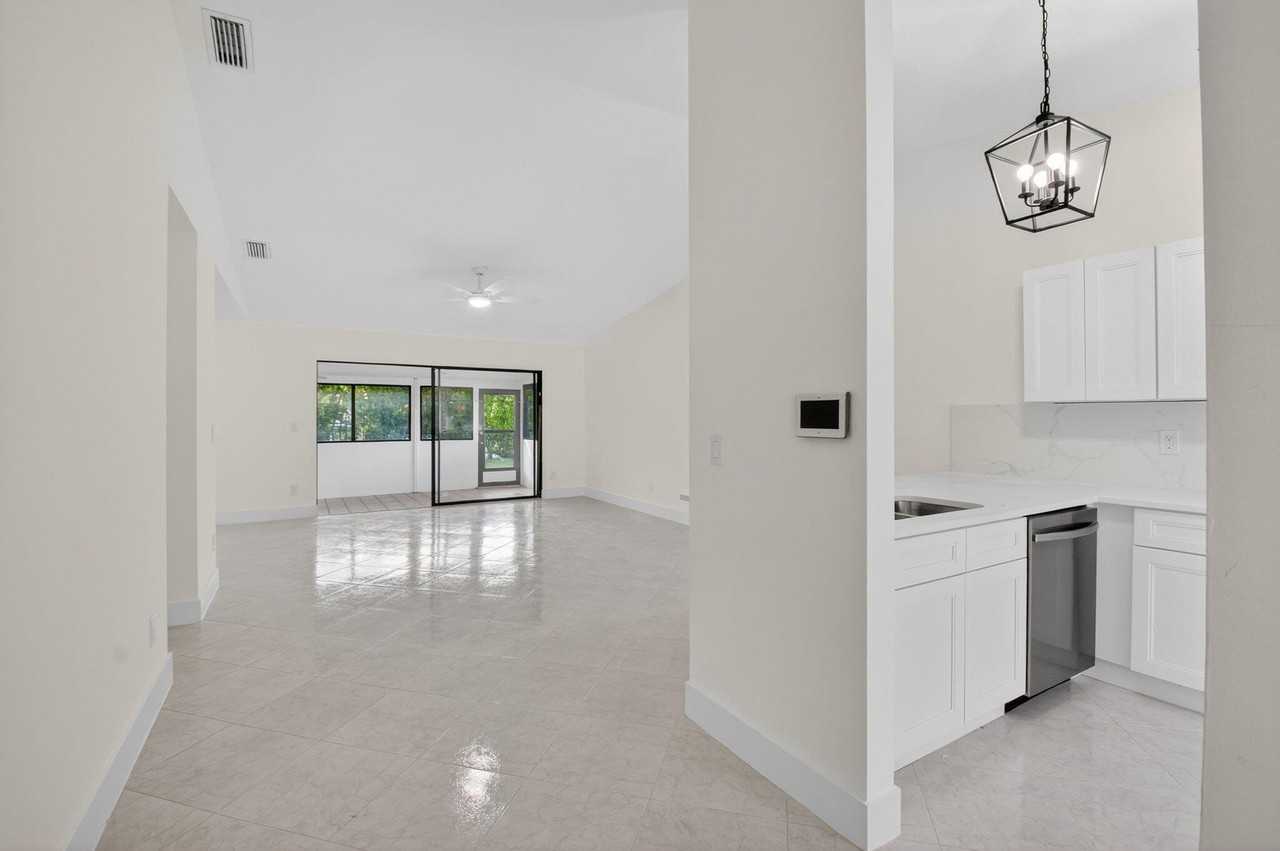 29 Fawlkland Cir - Photo 7 of 24