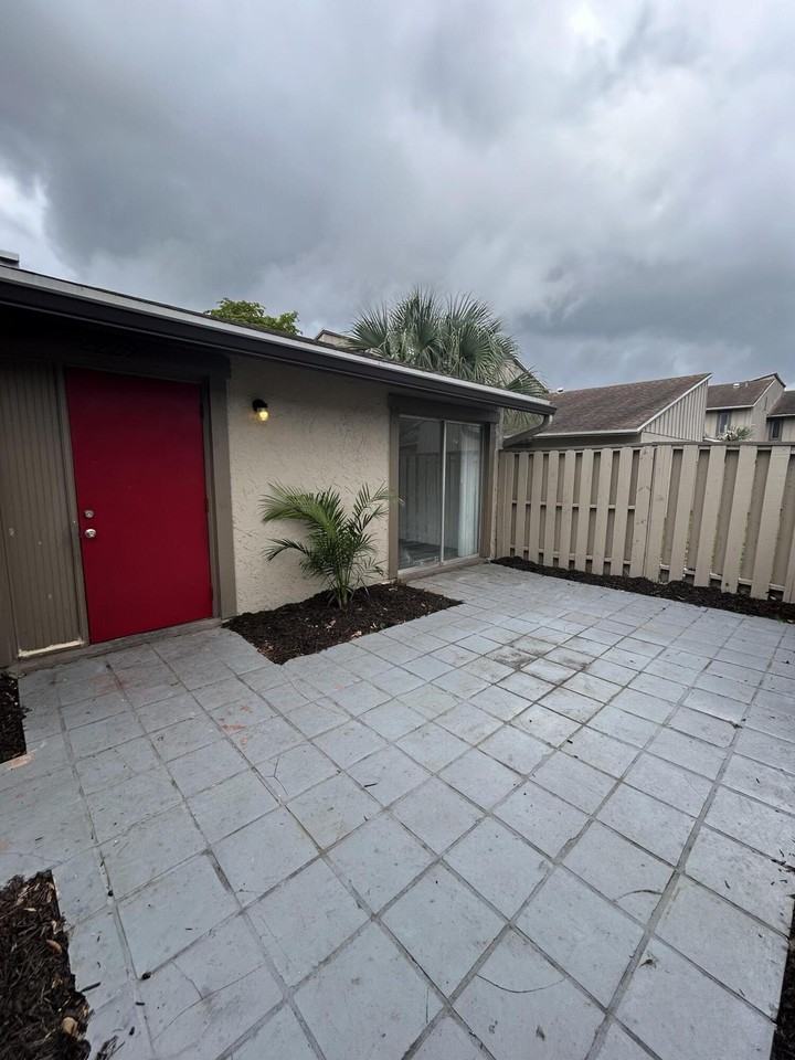 2229 Nw 59th Ave #70C - Photo 2 of 15
