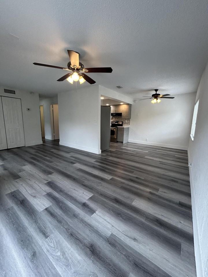 2229 Nw 59th Ave #70C - Photo 3 of 15